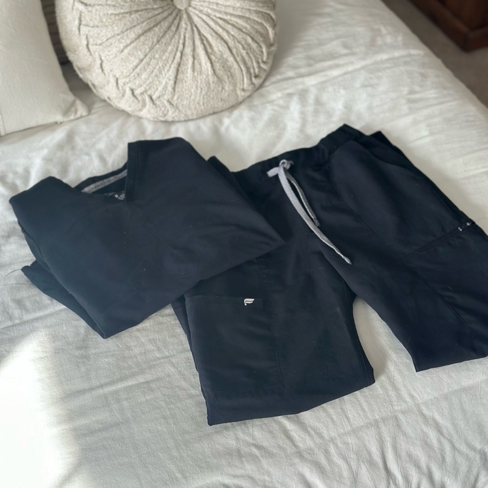 Fabletics Classic Black Scrub Set - image 1